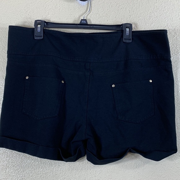 Cavalini Shorts Stretch Black Gold Buttons Size 3X - Picture 8 of 14